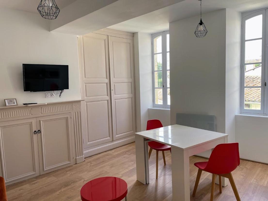Le Colore- T2 Confortable Avec Vue Sur Nérac Exterior foto