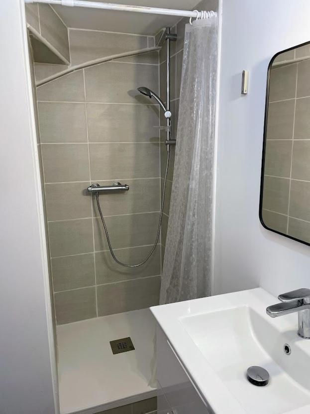 Le Colore- T2 Confortable Avec Vue Sur Nérac Exterior foto