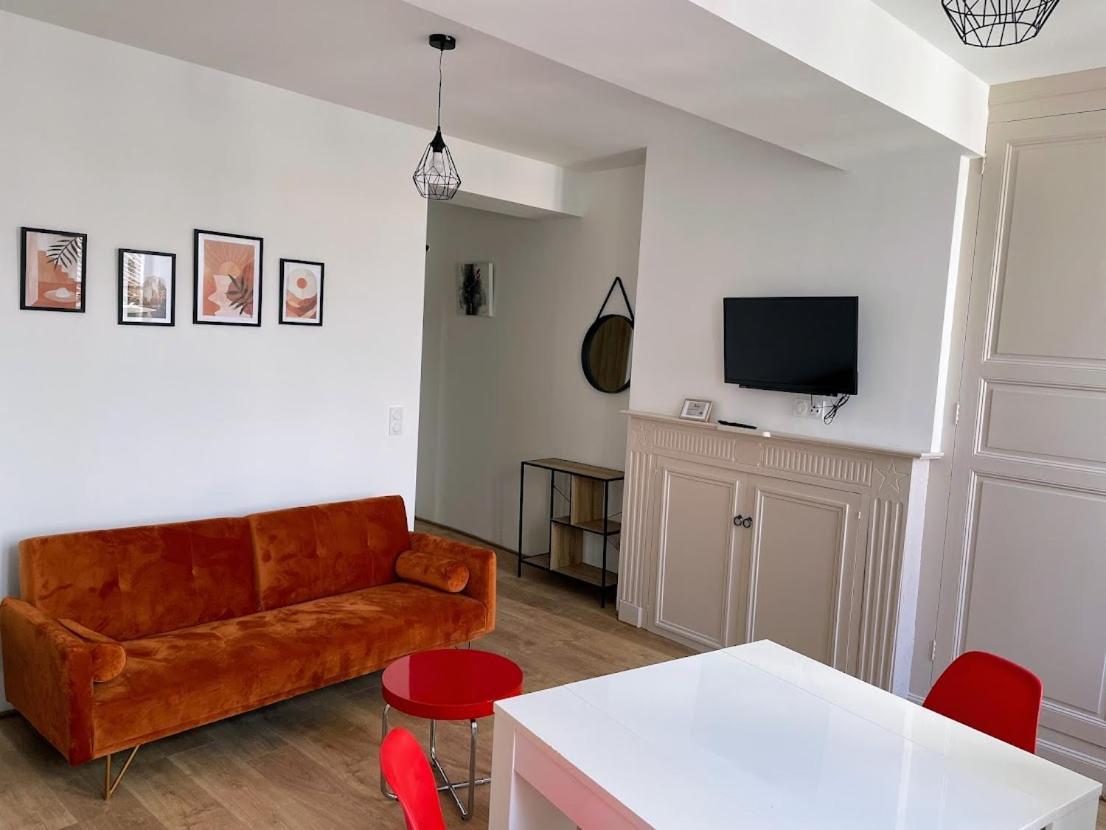 Le Colore- T2 Confortable Avec Vue Sur Nérac Exterior foto